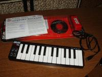 Продается миди клавиатура Akai LPK 25 в идеальном состоянии.