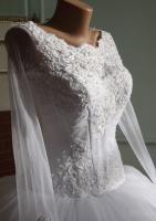 Новое свадебное платье с рукавчиками